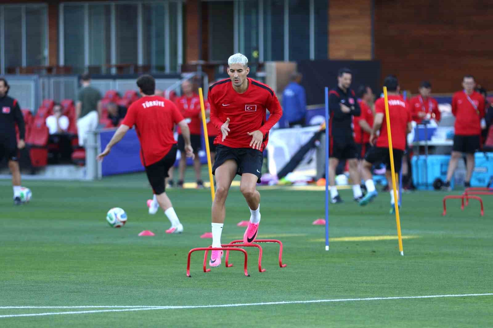 a milli futbol takimi san franciscodaki ilk antrenmanini yapti 14 6SmlZIMp