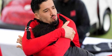 a-milli-futbol-takimi-yagmur-altinda-calisti-n2RpTDNV.jpg