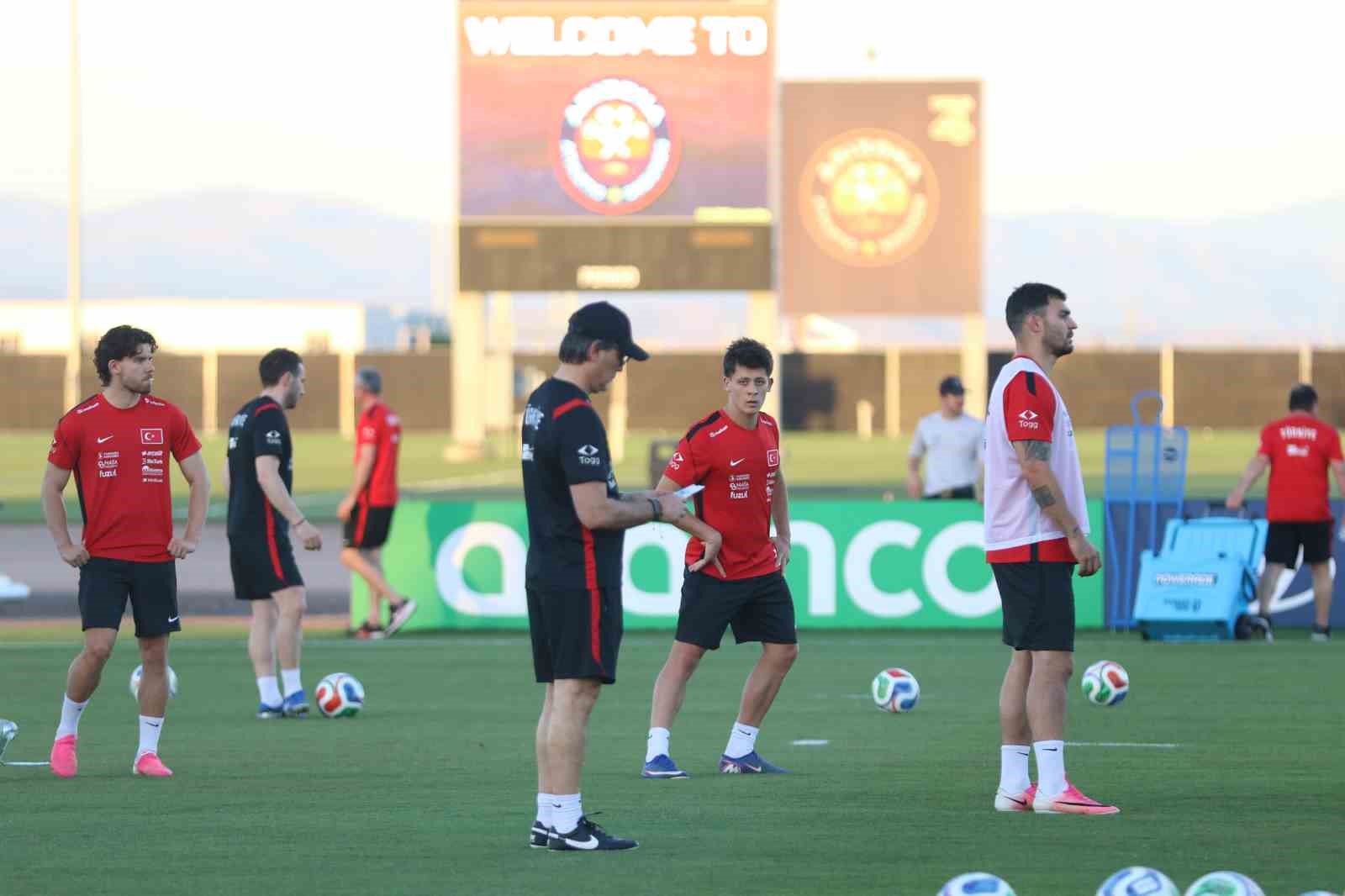 a milli futbol takiminda abd macinin hazirliklari basladi 10