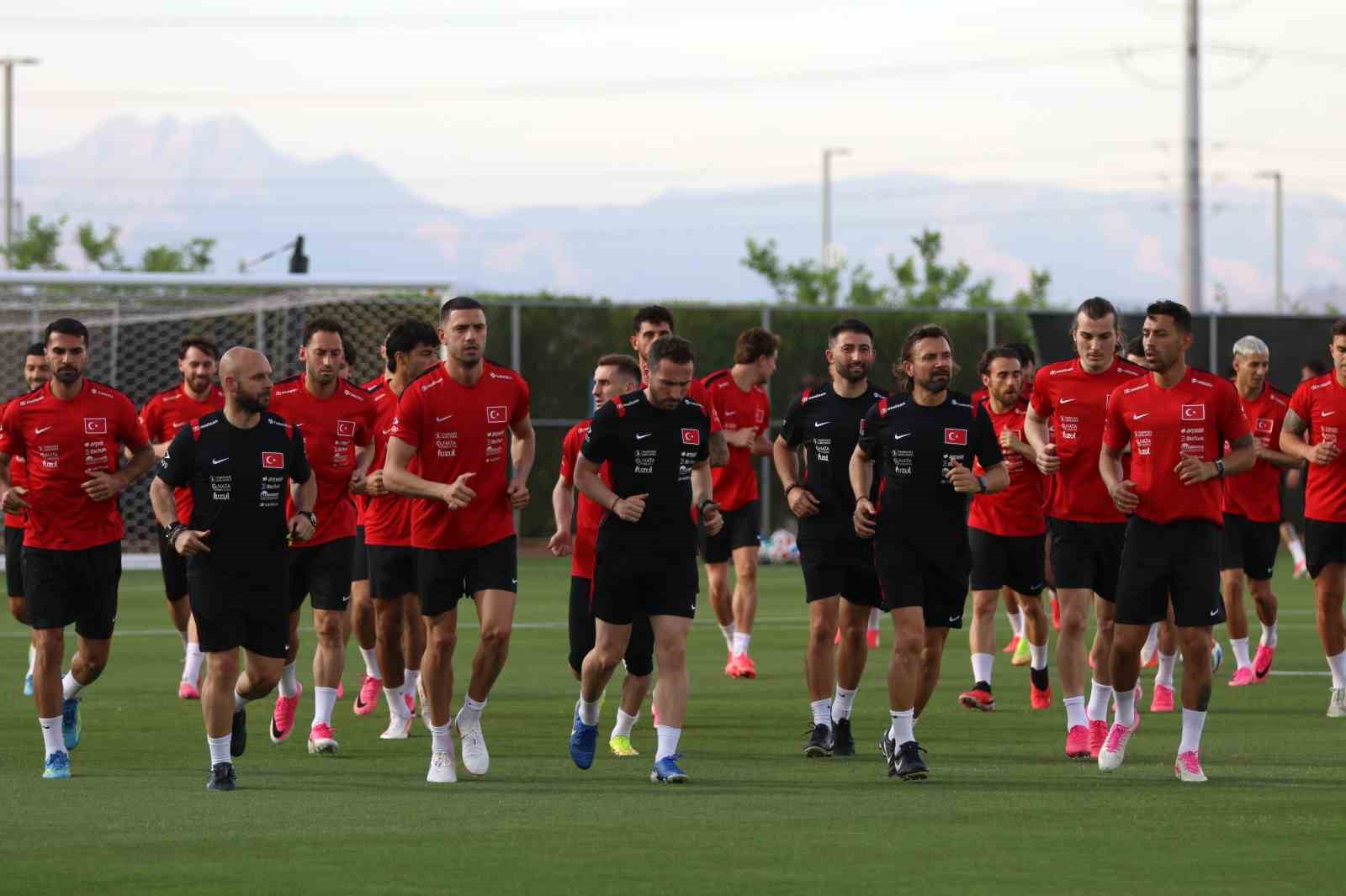 A Milli Futbol Takımı’nda Paraguay maçının hazırlıkları başladı 7 a milli futbol takiminda paraguay macinin hazirliklari basladi 3 LcIFPIbW