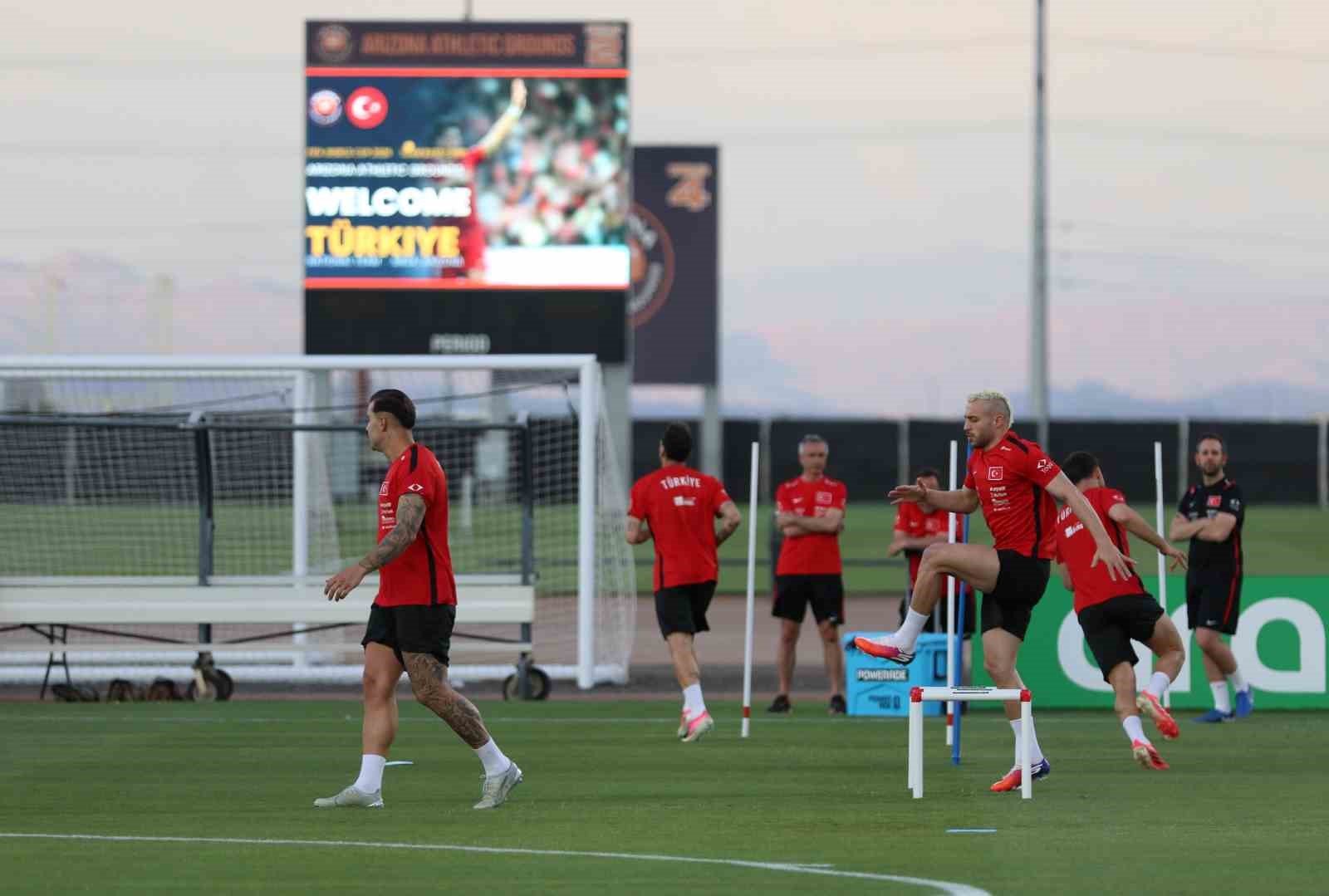 A Milli Futbol Takımı’nda Paraguay maçının hazırlıkları başladı 10 a milli futbol takiminda paraguay macinin hazirliklari basladi 6 CKNmMzKl