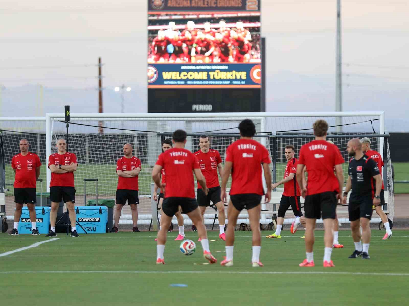 A Milli Futbol Takımı’nda Paraguay maçının hazırlıkları başladı 13 a milli futbol takiminda paraguay macinin hazirliklari basladi 9 J2CYHGCj