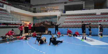 a-milli-kadin-hentbol-takimi-cekya-macinin-hazirliklarini-kastamonuda-surdurdu-ccbml9KV.jpg
