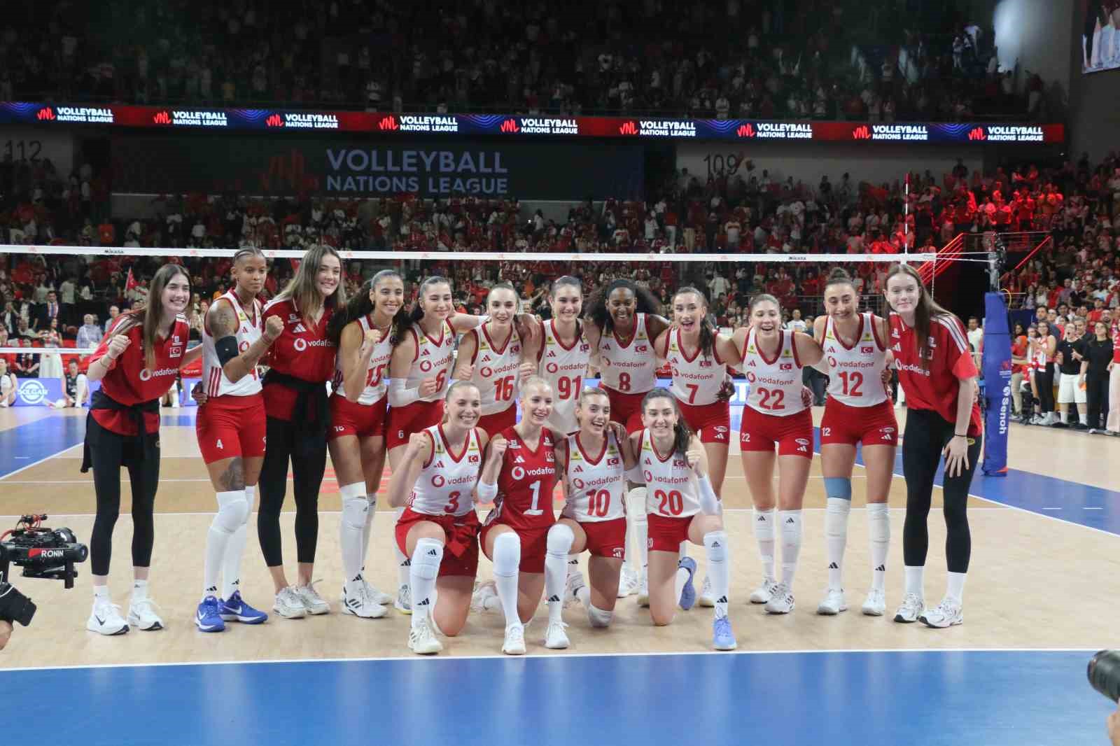 A Milli Kadın Voleybol Takımı, Belçika’yı 3-0 mağlup etti 21 a milli kadin voleybol takimi belcikayi 3 0 maglup etti 17 elCEauBN
