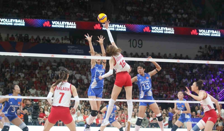 a-milli-kadin-voleybol-takimi-cini-3-2-maglup-etti-DDb3nuNU.jpg