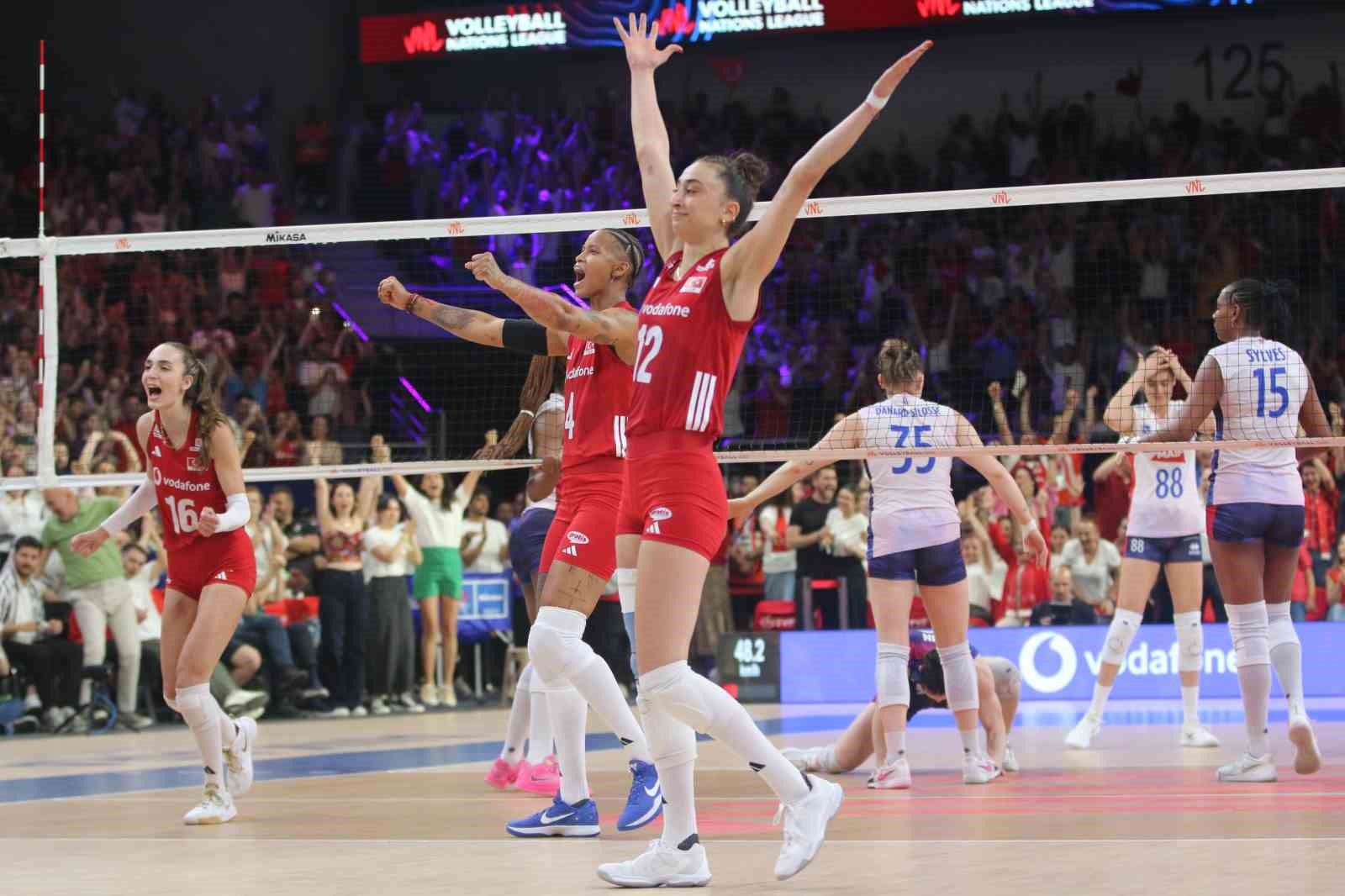 a milli kadin voleybol takimi fransayi 3 0 maglup etti 10 M1JjLzXC