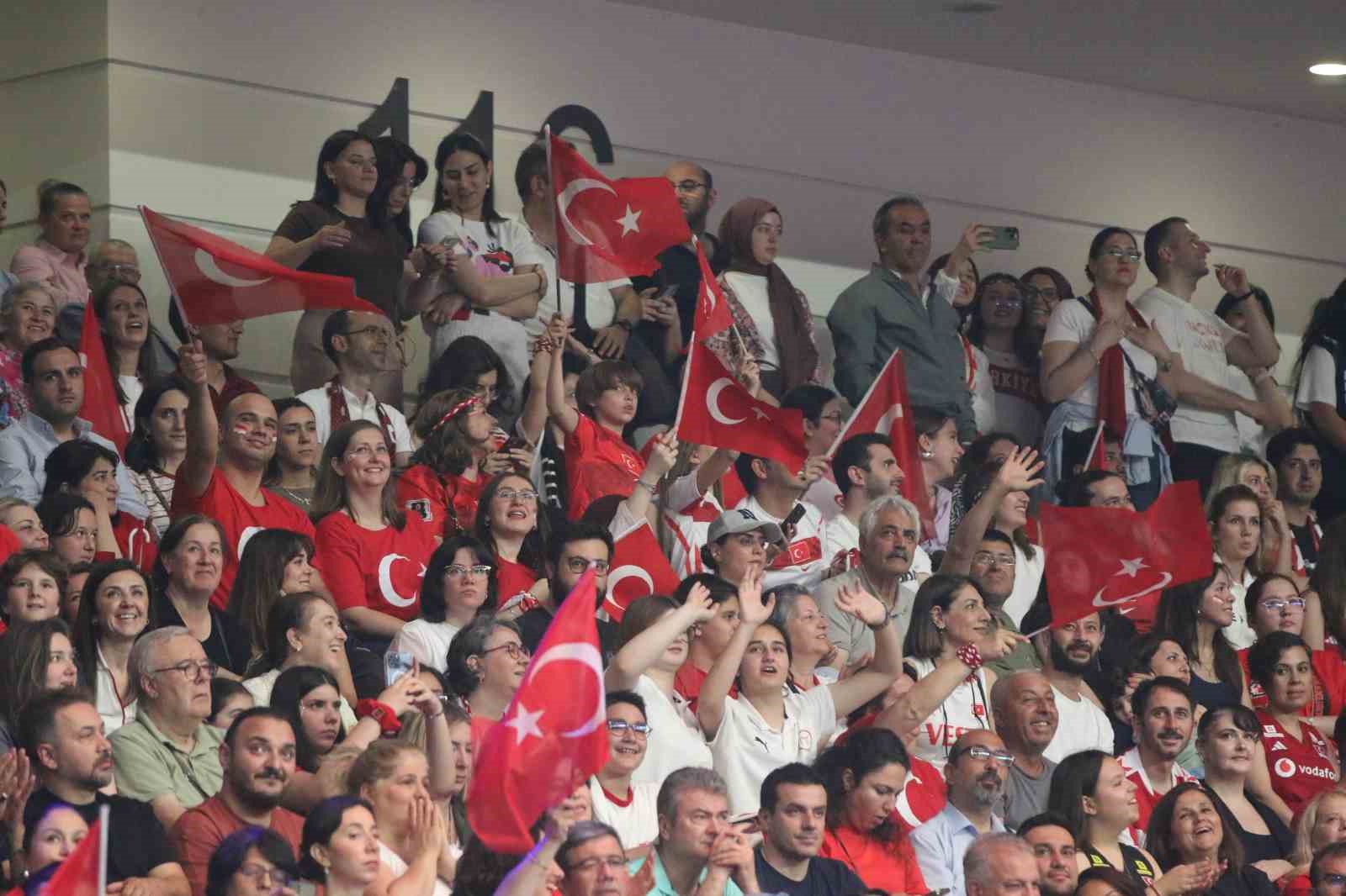 a milli kadin voleybol takimi fransayi 3 0 maglup etti 12 WMaHTHAn