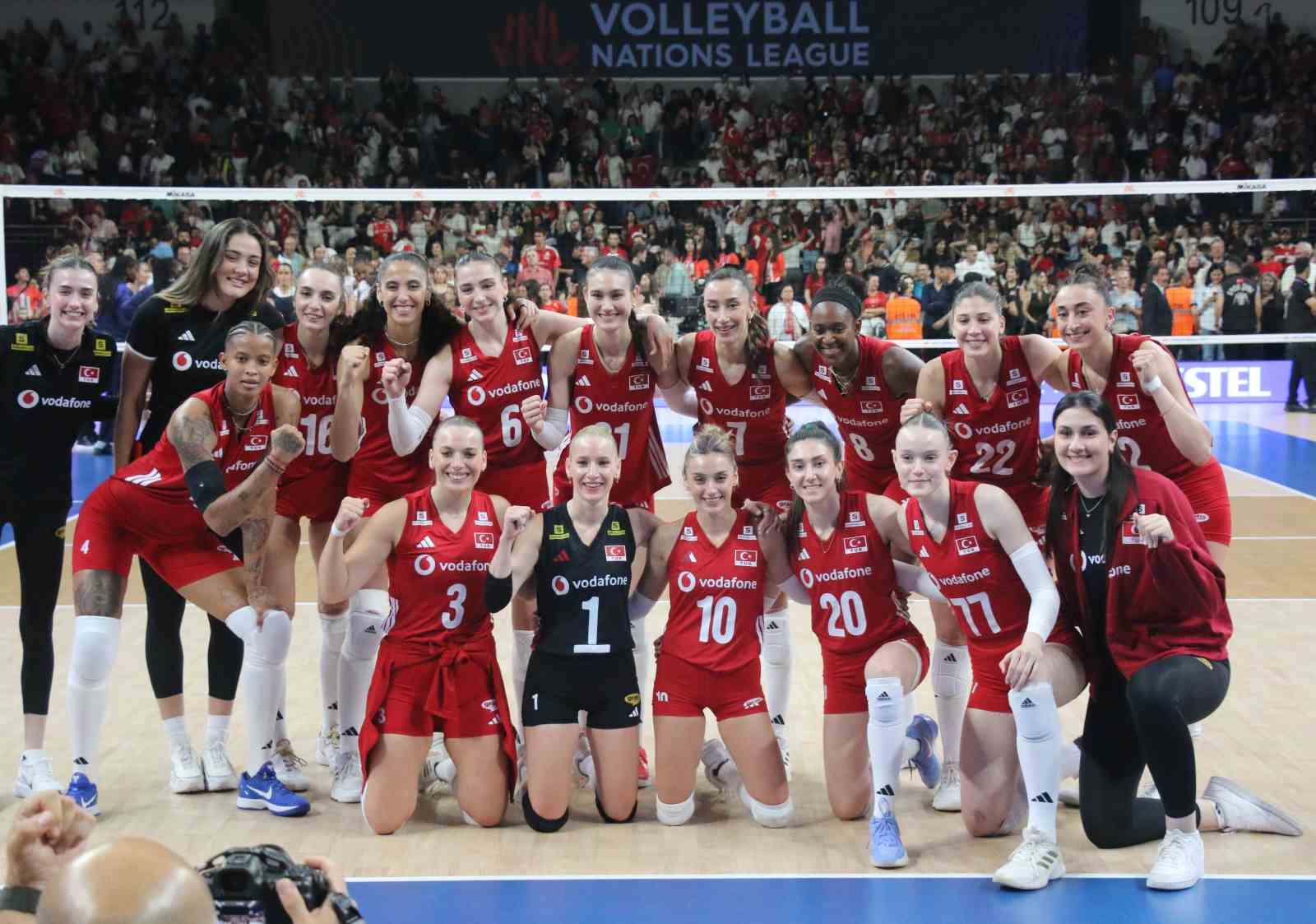 a milli kadin voleybol takimi fransayi 3 0 maglup etti 15 Jvk71KaD