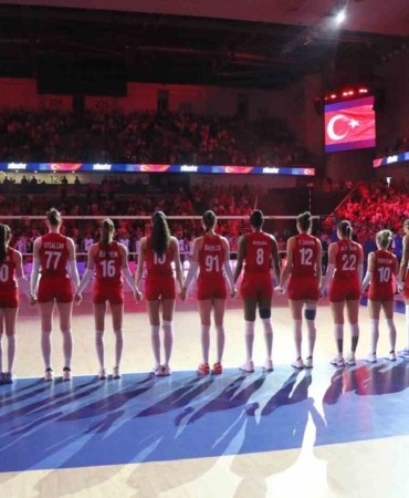 a-milli-kadin-voleybol-takimi-fransayi-3-0-maglup-etti-yVVqygrC.jpg