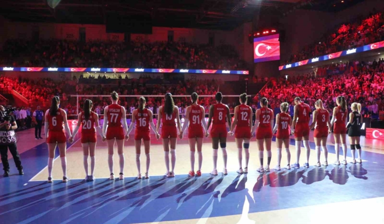 a-milli-kadin-voleybol-takimi-fransayi-3-0-maglup-etti-yVVqygrC.jpg