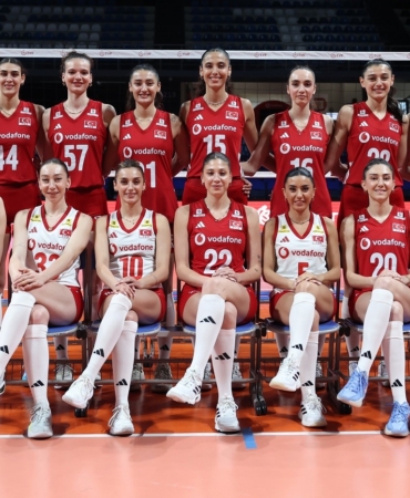 a-milli-kadin-voleybol-takimi-polonyayi-3-2-maglup-etti-r5589PZz.jpg