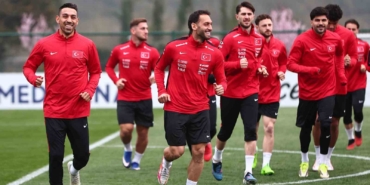 a-milli-takim-romanya-maci-hazirliklarini-surdurdu-mpEC9Ov1.jpg