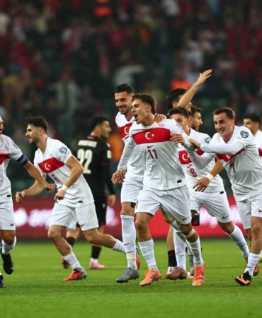 a-milli-takimin-bulgaristan-ve-ispanya-maclari-aday-kadrosu-aciklandi-R3CLG8iv.jpg