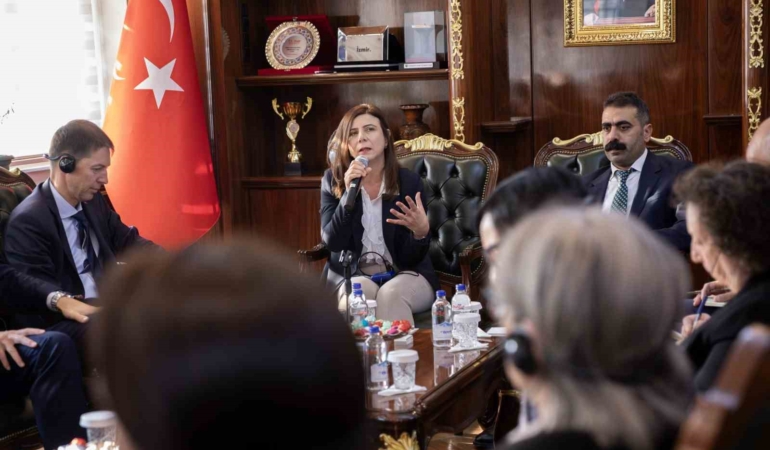 ab-turkiye-delegasyonu-heyetinden-diyarbakir-acilimi-1jOhQnLu.jpg