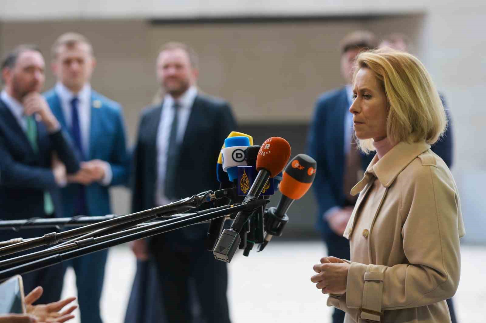 AB Yüksek Temsilcisi Kallas: "(Hürmüz’de) Seyir özgürlüğünün yerinin geçiş ücreti sistemiyle değiştirilemeyeceği açık" 4 ab yuksek temsilcisi kallas hurmuzde seyir ozgurlugunun yerinin gecis ucreti sistemiyle degistirilemeyecegi acik 0 6Cdy1QMO