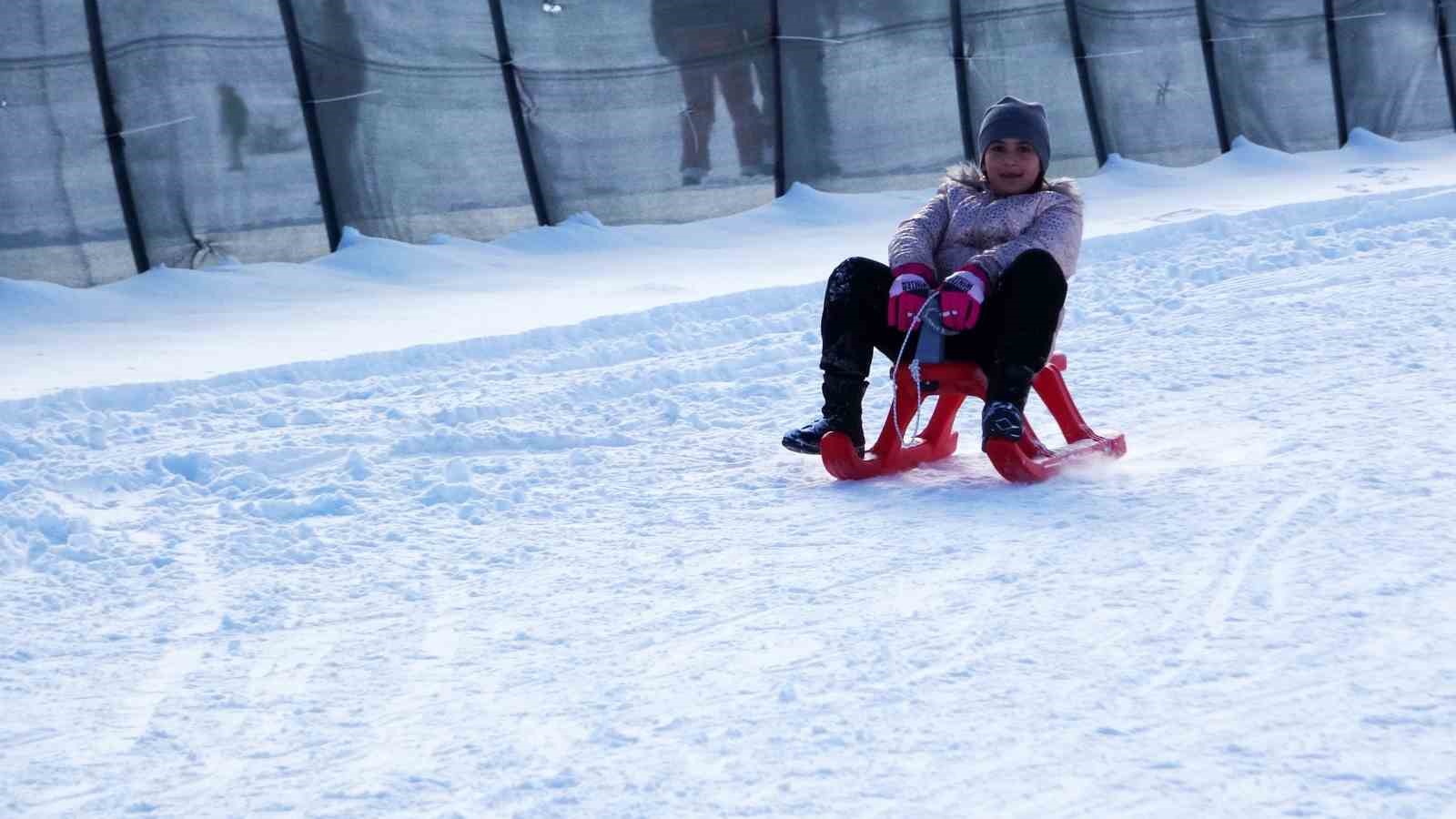abali kayak merkezi yariyil tatilinde cocuklarla senlendi 1 IMPkRBEk