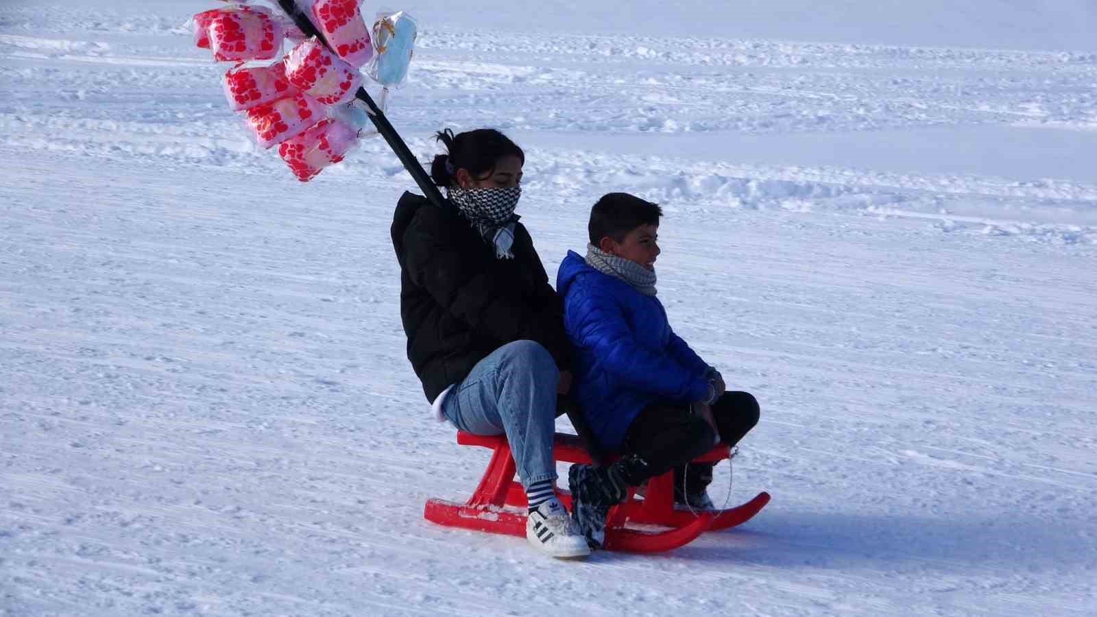 abali kayak merkezi yariyil tatilinde cocuklarla senlendi 3 FMQNkKeP