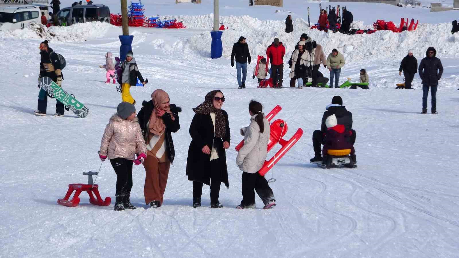 abali kayak merkezi yariyil tatilinde cocuklarla senlendi 6 gGidgKVW