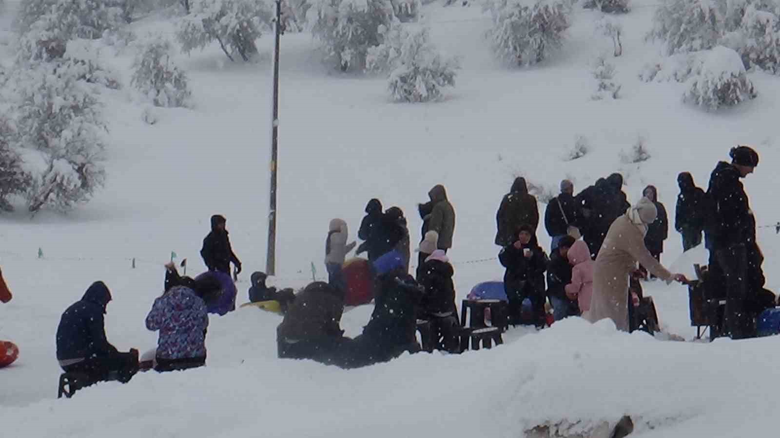 abant golu milli parkinin yamaclari kayak merkezi oldu 5 3bw9YDfb