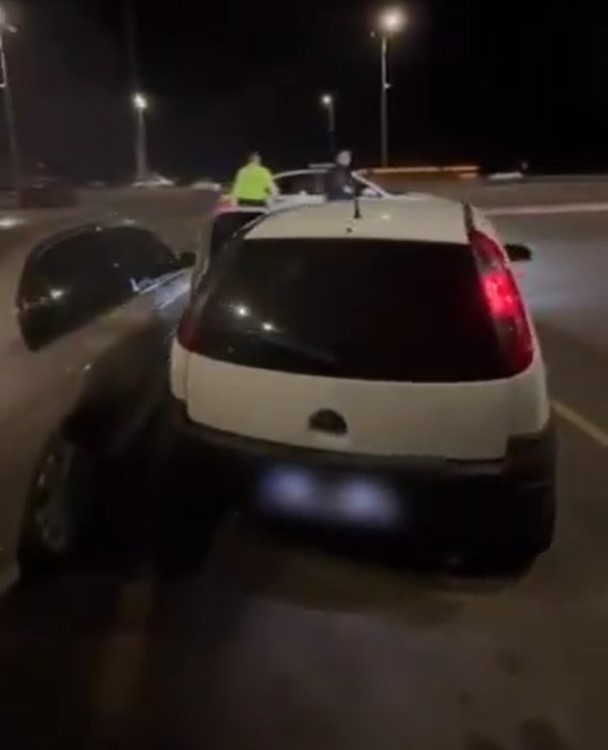 abarti egzoz ve ses sitemi ile gurultu yapan 90 surucuye ceza 0 AjMYwCeS