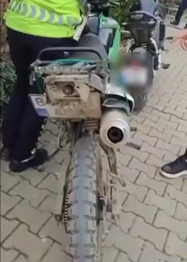 abarti egzoz ve ses sitemi ile gurultu yapan 90 surucuye ceza 1 f72d1LVp