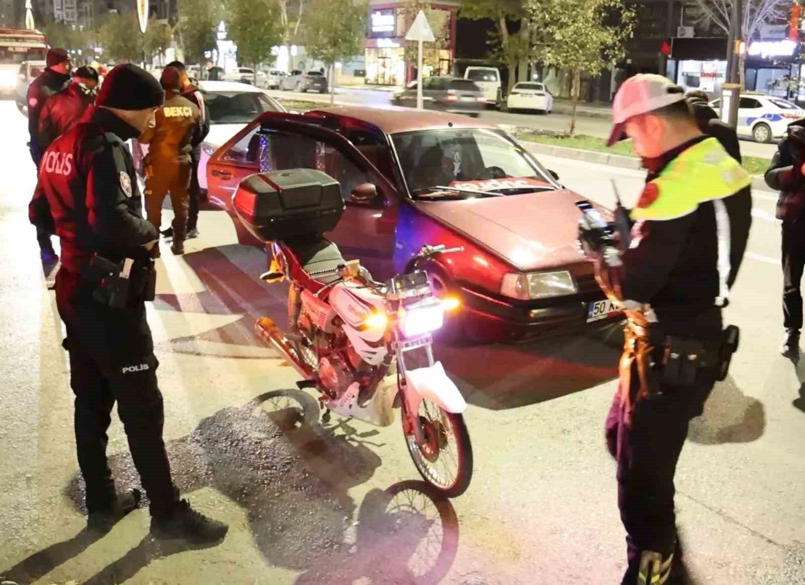 abarti egzoz ve standart disi isikli motosiklet surucusune 13 bin 776 lira ceza 0 PH4beajr