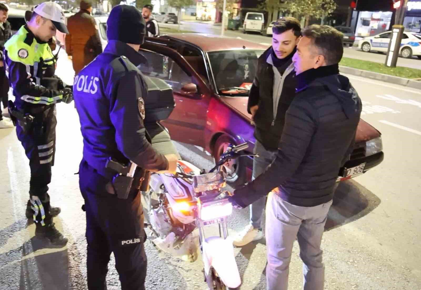 abarti egzoz ve standart disi isikli motosiklet surucusune 13 bin 776 lira ceza 1 nYvZBmIs