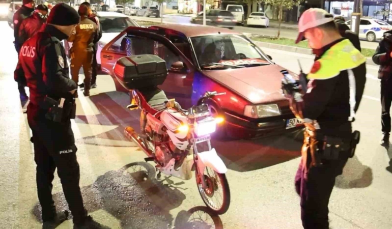 abarti-egzoz-ve-standart-disi-isikli-motosiklet-surucusune-13-bin-776-lira-ceza-hFZuG2Yb.jpg