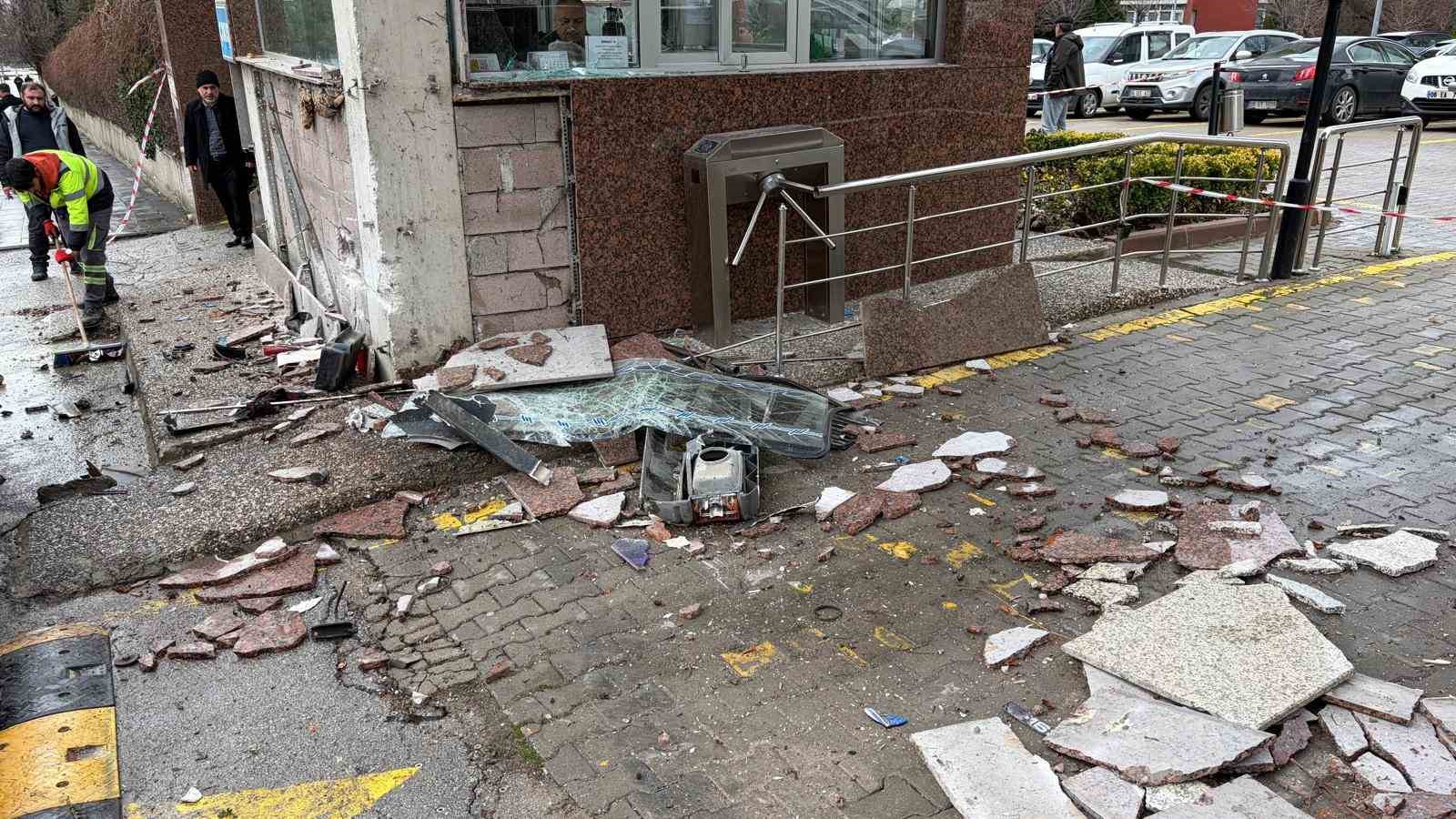 abbnin etimesgutta hatali insa ettigi iddia edilen kasis kazalara neden oluyor 0