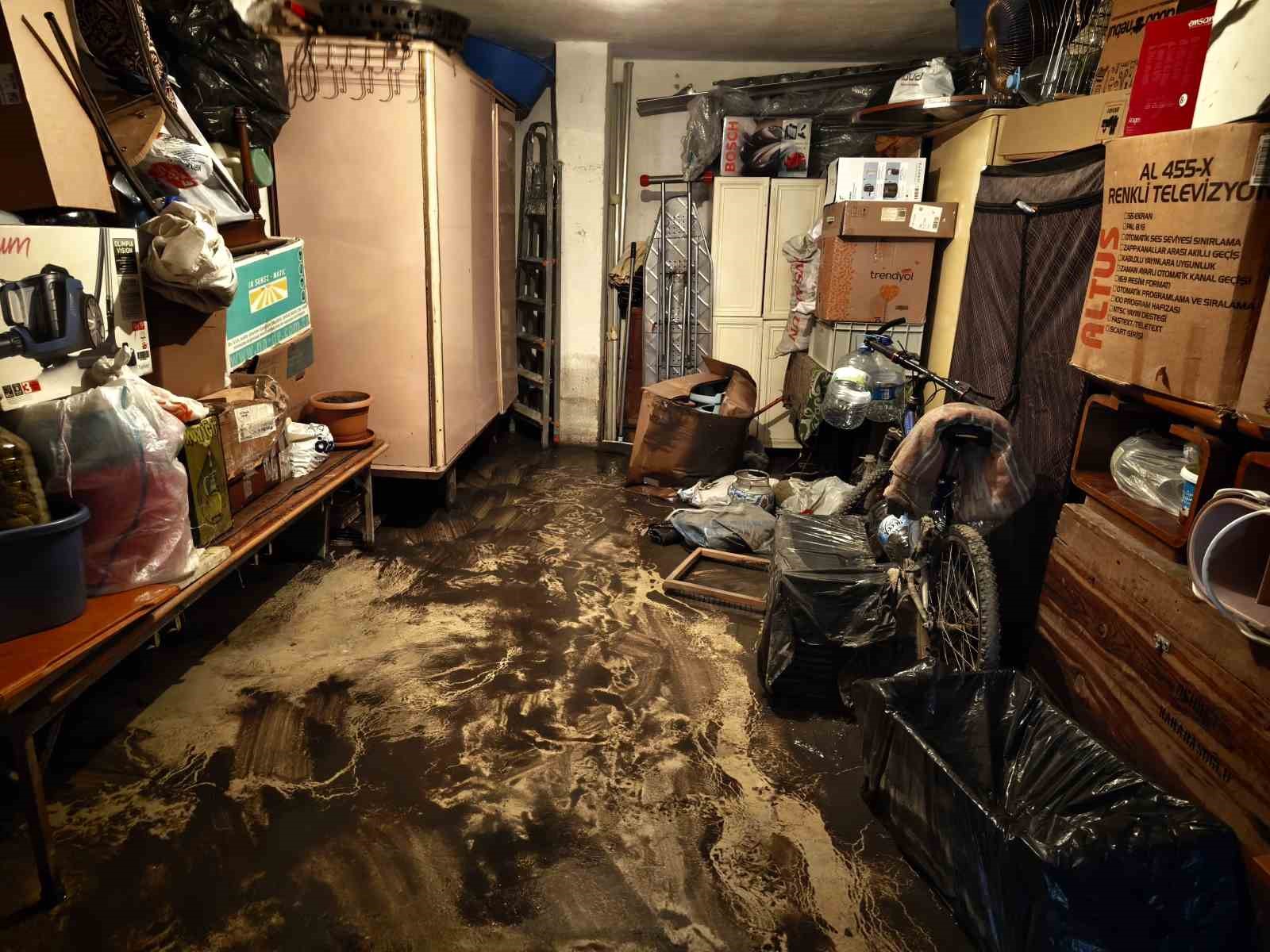 abbnin yol calismasindan sonra binasini iki kere kanalizasyon sulari basan vatandas isyan etti 4