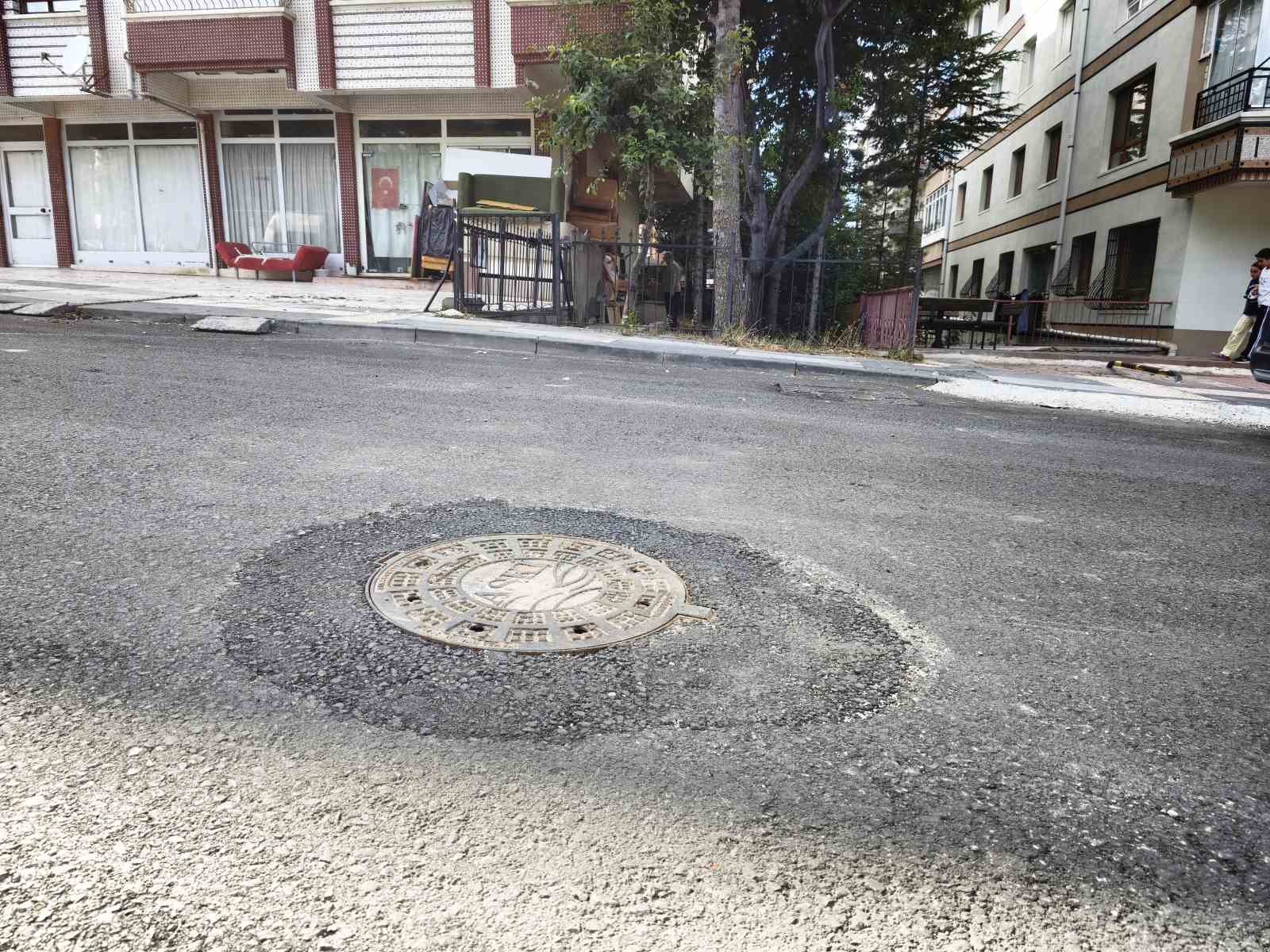 abbnin yol calismasindan sonra binasini iki kere kanalizasyon sulari basan vatandas isyan etti 7 KQqFtNfE
