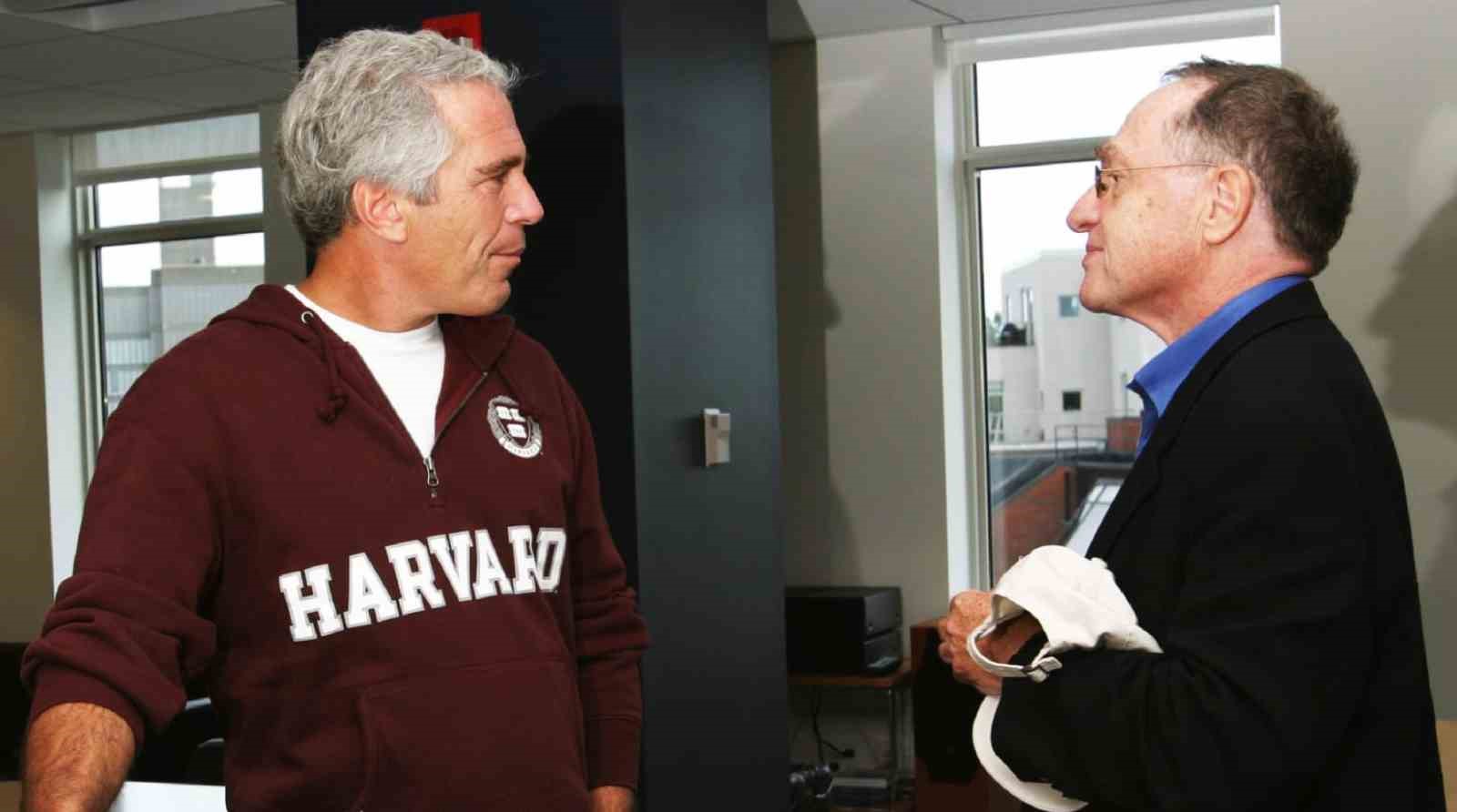 ABD Başkanı Trump’ın cinsel istismar suçlusu Epstein dosyasında yer alan yeni fotoğrafları yayınlandı 12 abd baskani trumpin cinsel istismar suclusu epstein dosyasinda yer alan yeni fotograflari yayinlandi 8