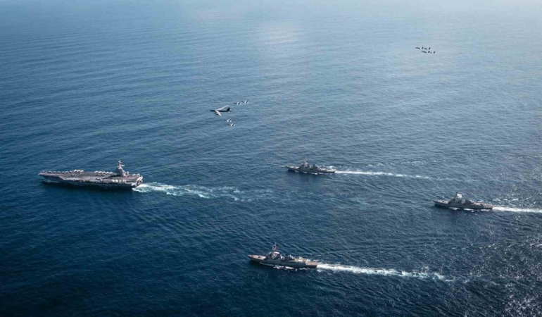 abd-donanmasindan-guney-mizragi-operasyonu-aciklamasi-dunyanin-en-buyuk-ucak-gemisi-uss-gerald-r-vqPEk2KJ.jpg