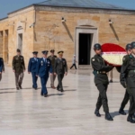 abd-genelkurmay-baskani-orgeneral-caine-anitkabiri-ziyaret-etti-CIflRUgv.jpg