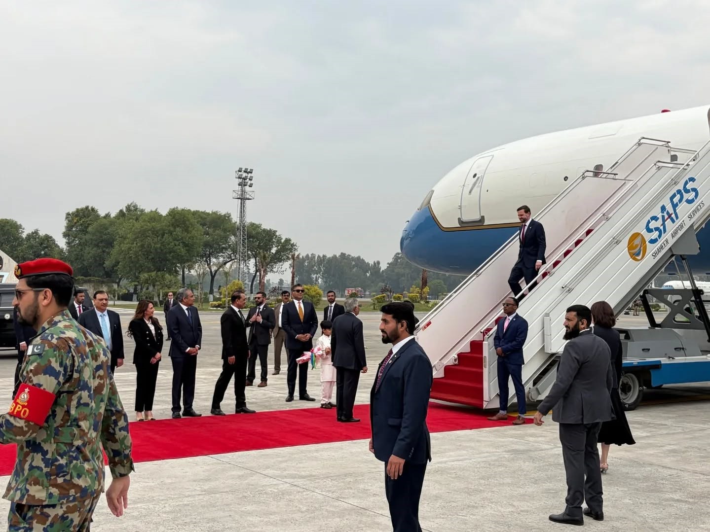 abd heyeti iran ile muzakerelere katilmak uzere islamabadda 6 skQXriVi
