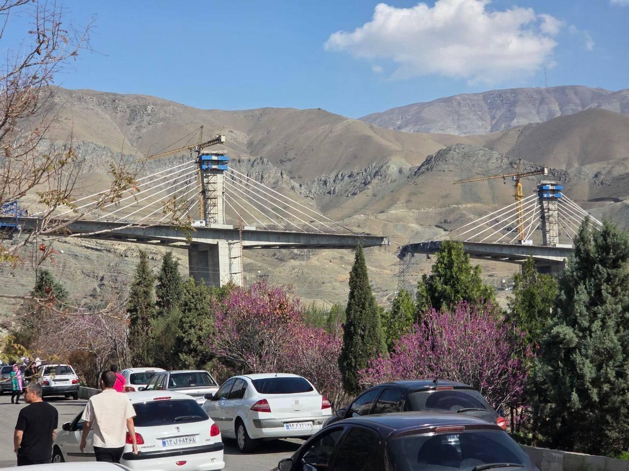 abd israil saldirilarinda iranin en yuksek koprulerinden b1 hedef alindi 2 olu 1