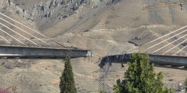 abd-israil-saldirilarinda-iranin-en-yuksek-koprulerinden-b1-hedef-alindi-2-olu-sr2tUMQX.jpg