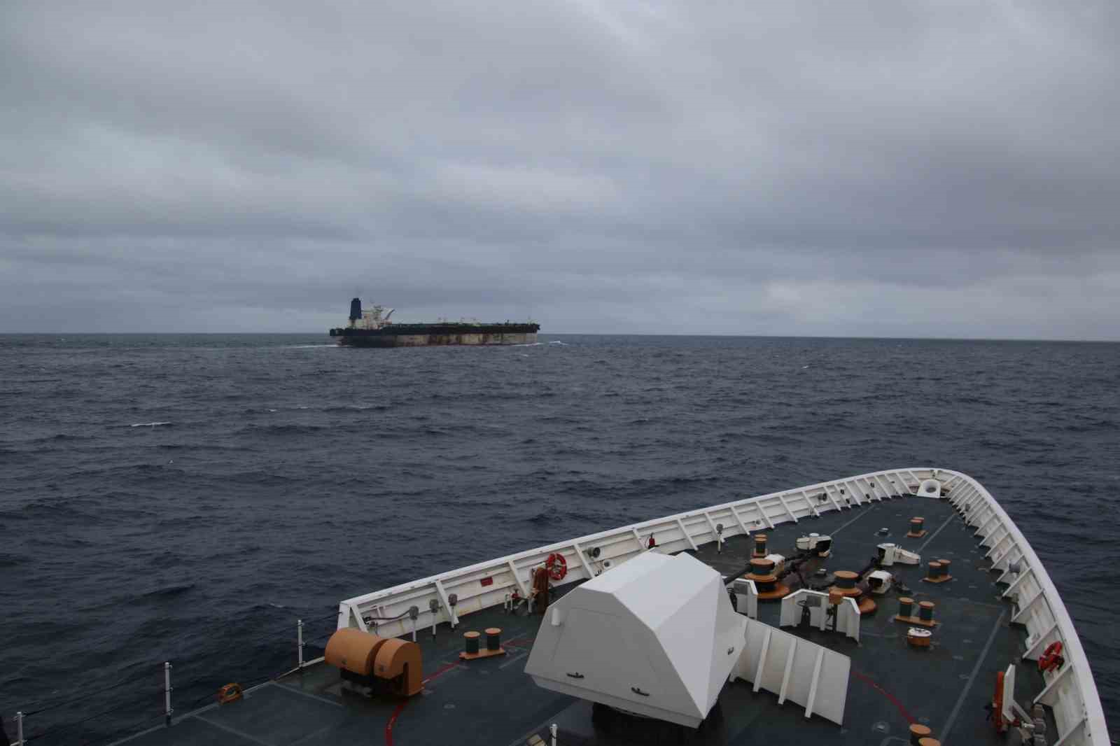 abd kuzey atlantikte rus bandirali marinera petrol tankerine el koydu 1 bF76vWIF