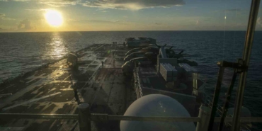 abd-ordusu-3-bin-500-personel-tasiyan-amfibi-hucum-gemisi-uss-tripoli-orta-doguda-ZxvaW4WG.jpg