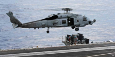 abd-ordusuna-ait-helikopter-umman-denizine-acil-inis-yapti-1-kisi-kayip-dZylK8kU.jpg