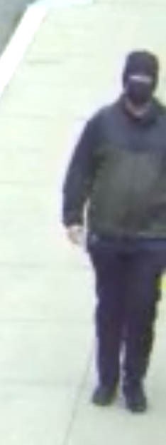 ABD Polisi, Brown Üniversitesi zanlısına ait yeni görüntüler paylaştı 5 abd polisi brown universitesi zanlisina ait yeni goruntuler paylasti 1 RiY7bSLT