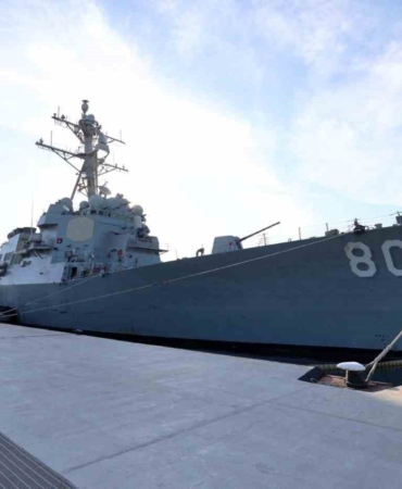 abd-savas-gemisi-uss-roosevelt-mersin-limanina-demirledi-9whyZUFq.jpg
