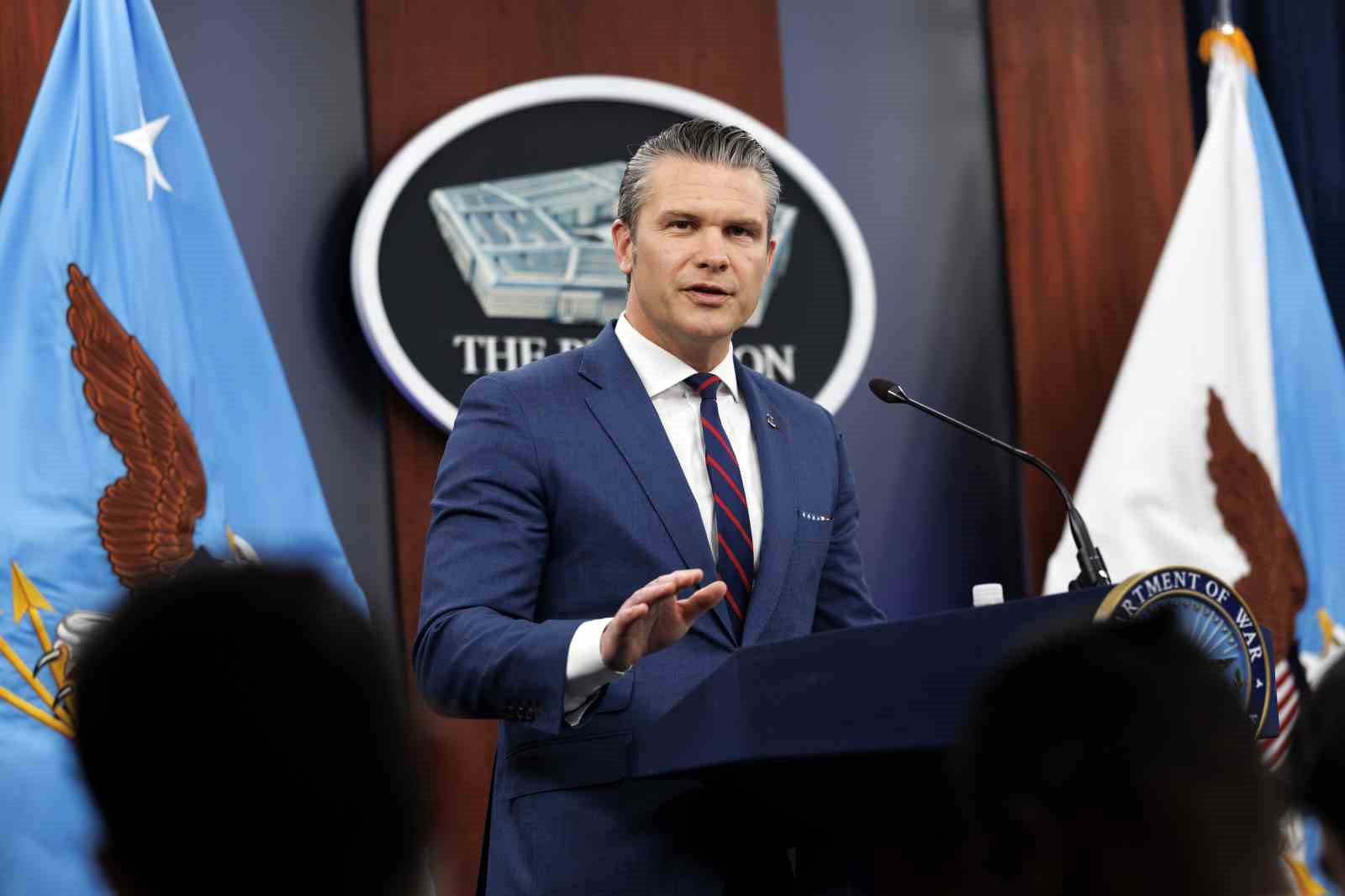 ABD Savunma Bakanı Hegseth: "İran kötü bir seçim yaparsa hem abluka olacak hem de bombalar yağacak" 4 abd savunma bakani hegseth iran kotu bir secim yaparsa hem abluka olacak hem de