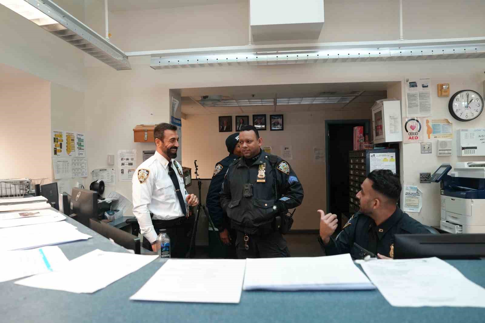 abdde bir ilk turk polis hammutoglu new york metro yonetiminde 1 yvSNrLUL