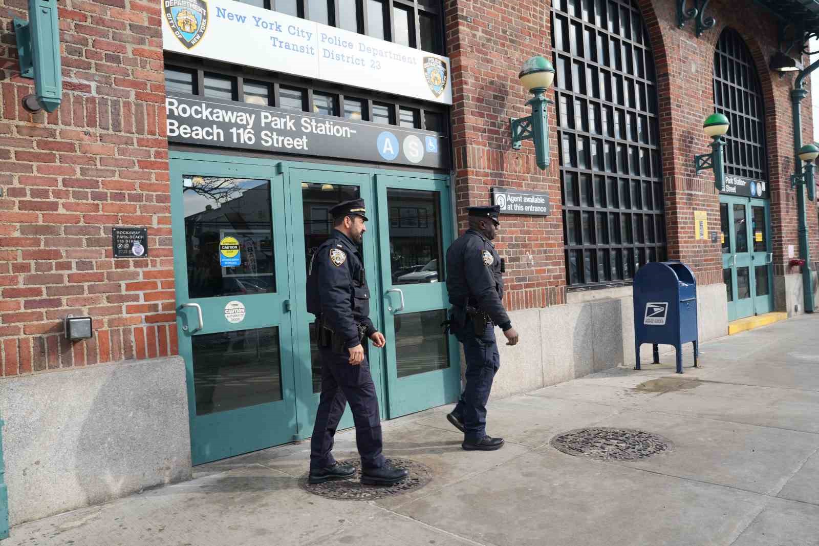 abdde bir ilk turk polis hammutoglu new york metro yonetiminde 7 Wet9bNQq
