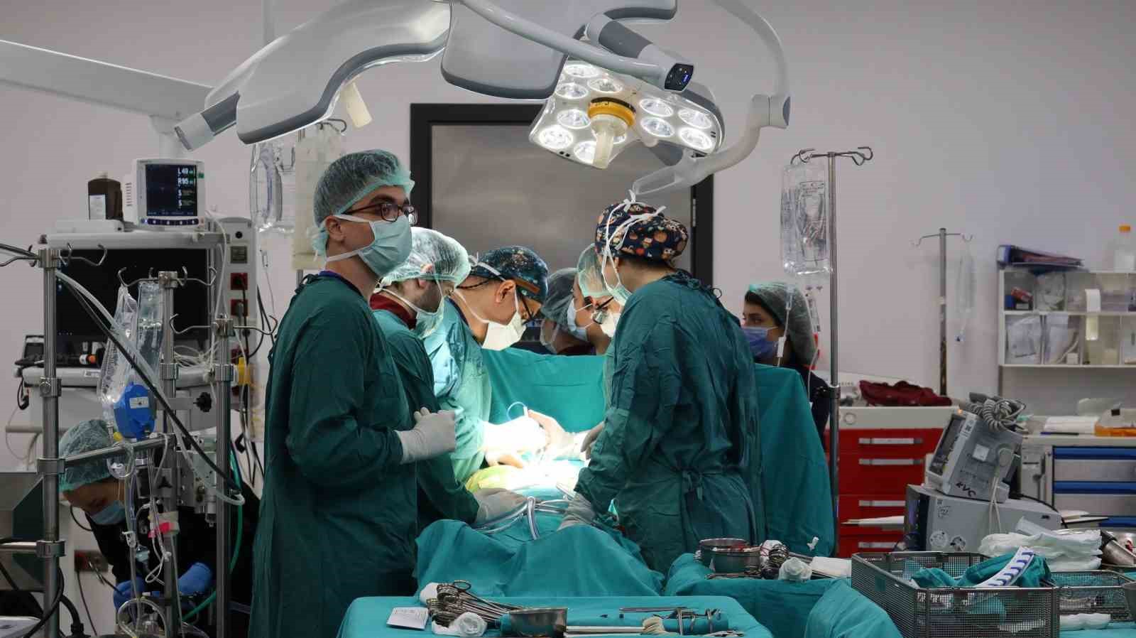 abdden turkiyeye sifa icin geldi 1 QUvKOt5B