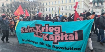 abdnin-venezuelaya-mudahalesi-almanyada-protesto-edildi-RsKiBu71.jpg