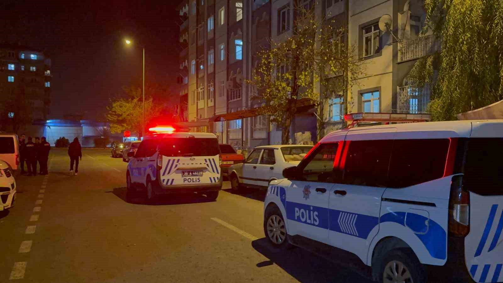 ablasinin acisina dayanamadi ayni yerden atladi 1 agir yarali 1 5mLUamPz