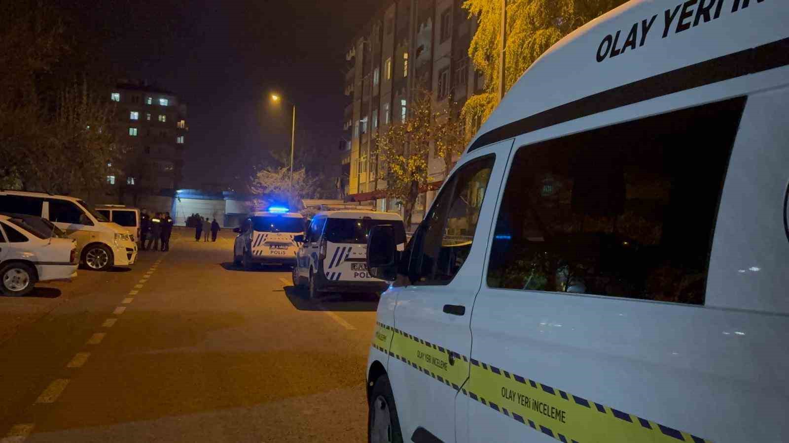 ablasinin acisina dayanamadi ayni yerden atladi 1 agir yarali 4 uYv3phIE
