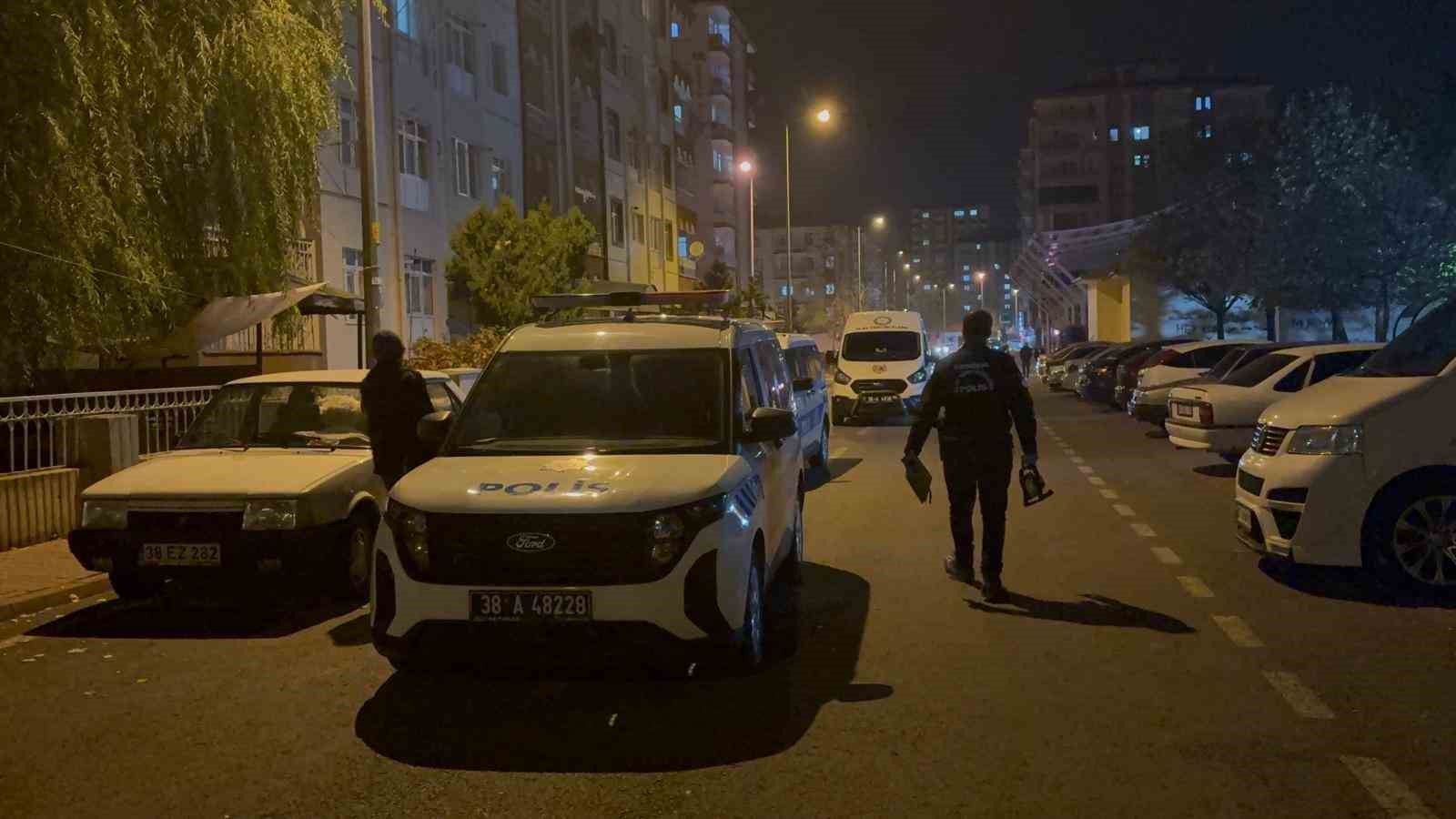 ablasinin acisina dayanamadi ayni yerden atladi 1 agir yarali 5 8SWe2cb5